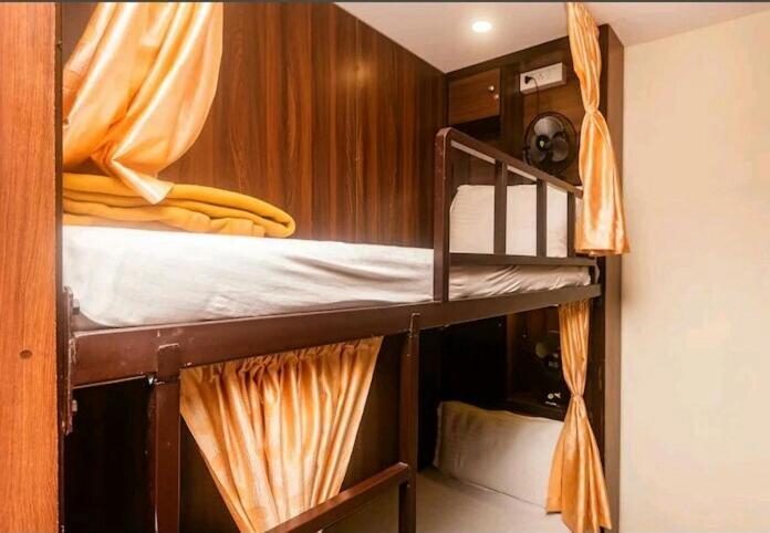 Almas Dormitory 24 Hours Aircondition Mumbai Exterior photo