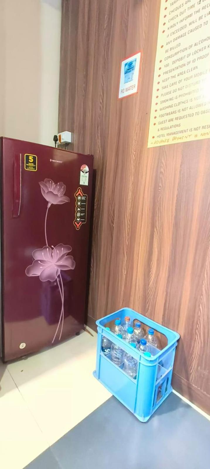 Almas Dormitory 24 Hours Aircondition Mumbai Exterior photo