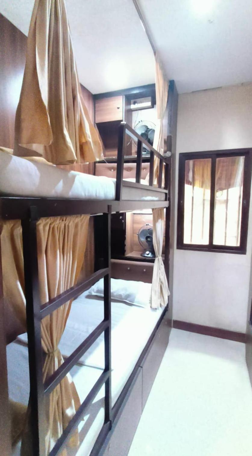 Almas Dormitory 24 Hours Aircondition Mumbai Exterior photo