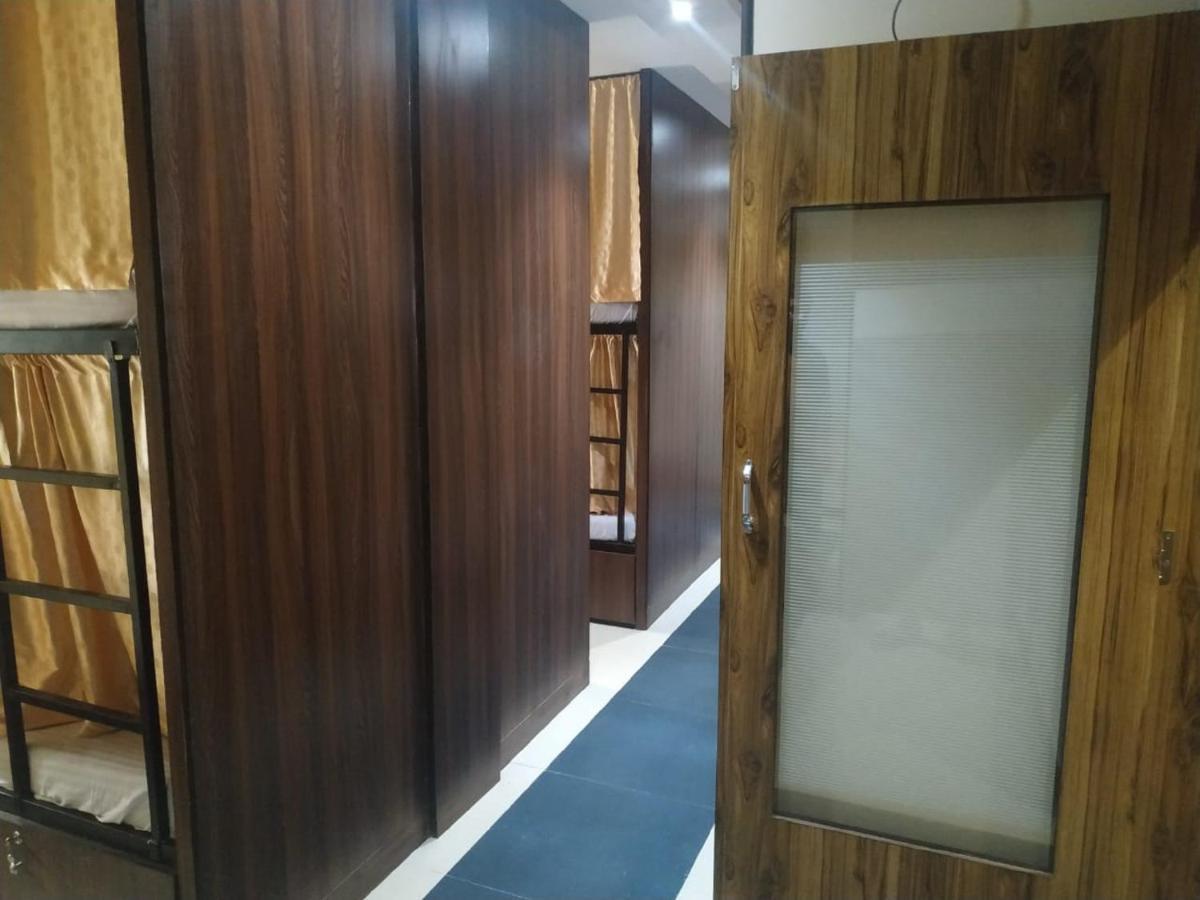 Almas Dormitory 24 Hours Aircondition Mumbai Exterior photo